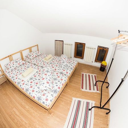 Exit Routine Hostel Тимишоара Екстериор снимка