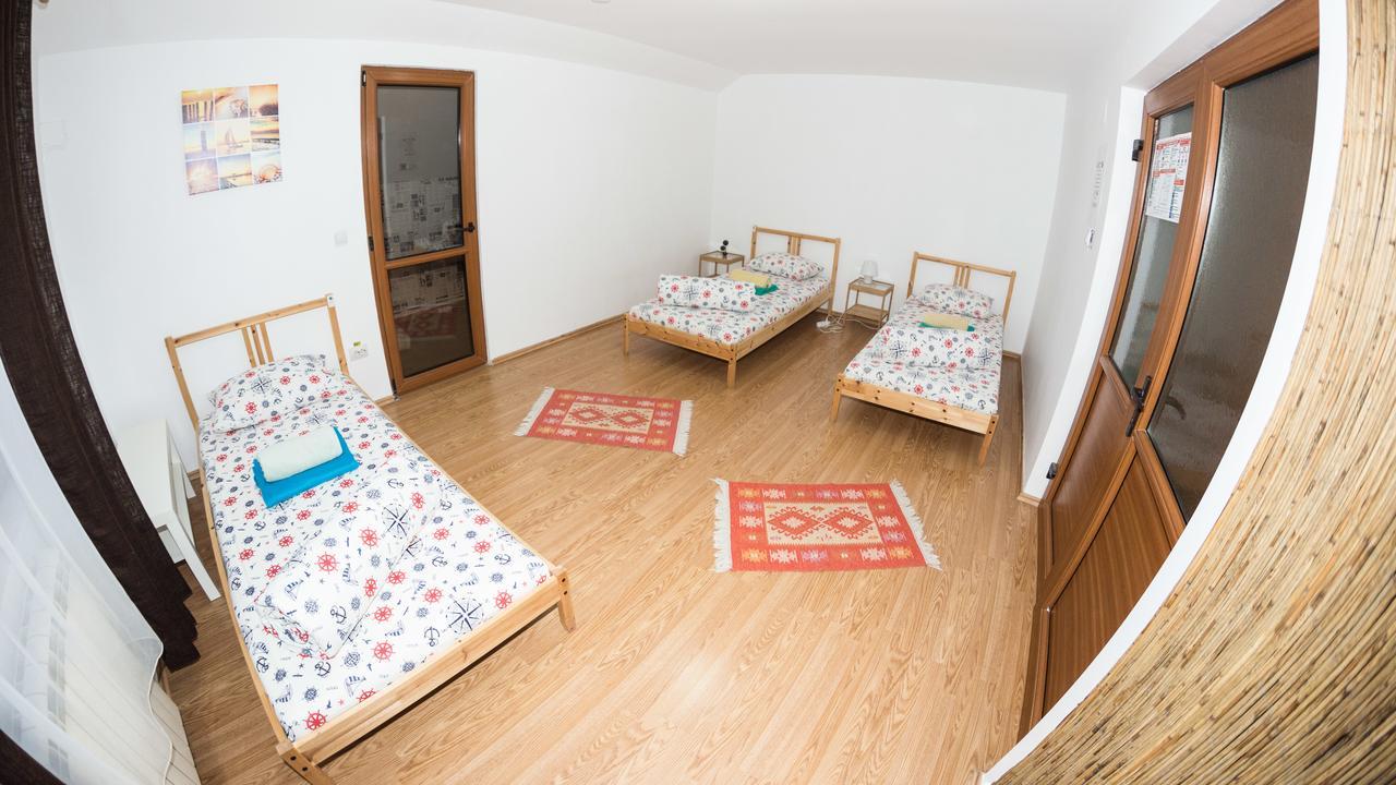 Exit Routine Hostel Тимишоара Екстериор снимка